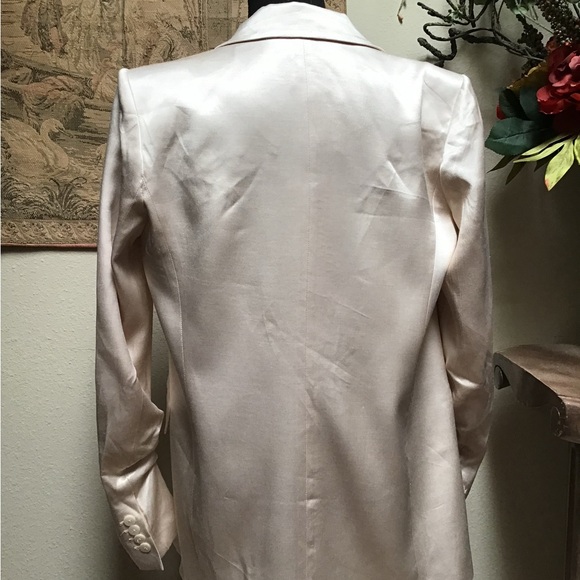 Zara beautiful blazer in a very soft cream color NWT, 1 button closure, small - Picture 3 of 11